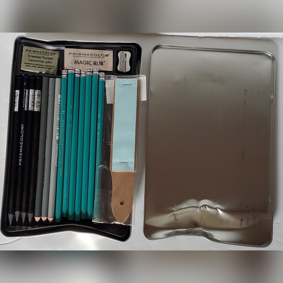 Prismacolor Artist Lot - 24 ct Colored Pencils & Premier Graphite Drawing Set - Picture 2 of 6